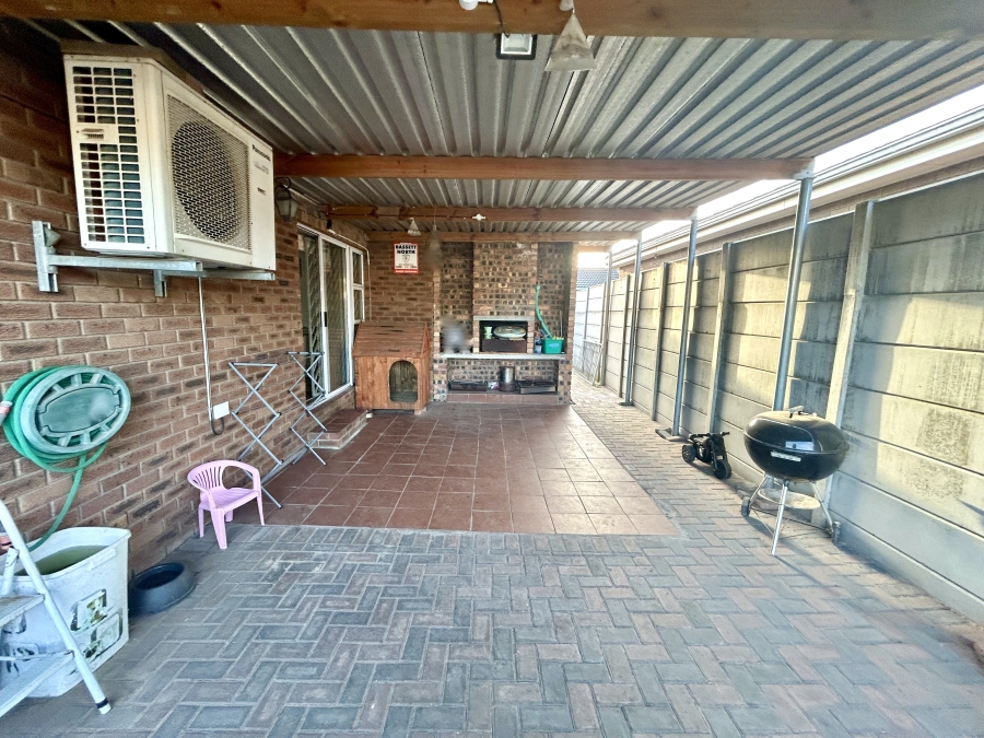 3 Bedroom Property for Sale in Jagtershof Western Cape